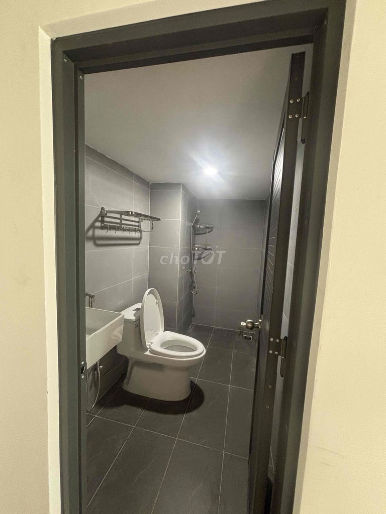 It's the owner - the new balcony built x Hẻm 180 Nguyễn Hữu Cảnh – squared