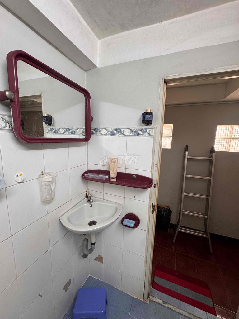 Room 30 M2 free time-- 3 million a month.