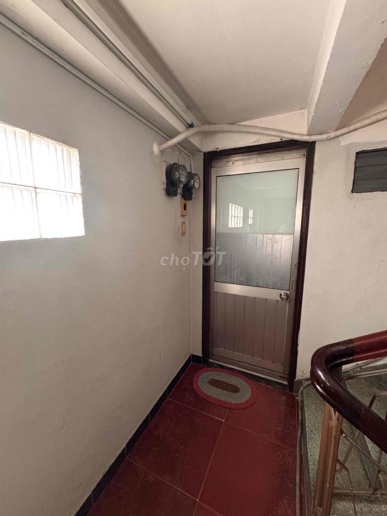 Room 30 M2 free time-- 3 million a month.