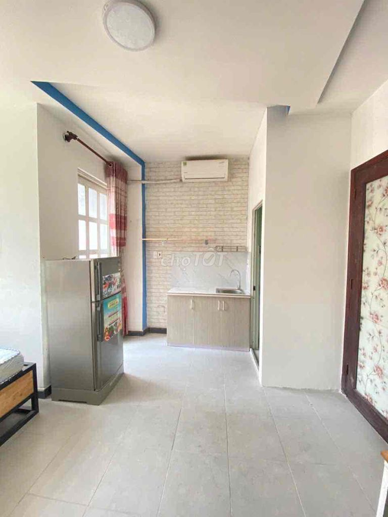 The balcony suite, right next to the airport- Yên Thế, Tân Bình.