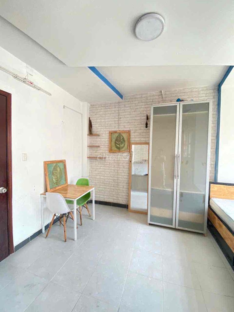 The balcony suite, right next to the airport- Yên Thế, Tân Bình.