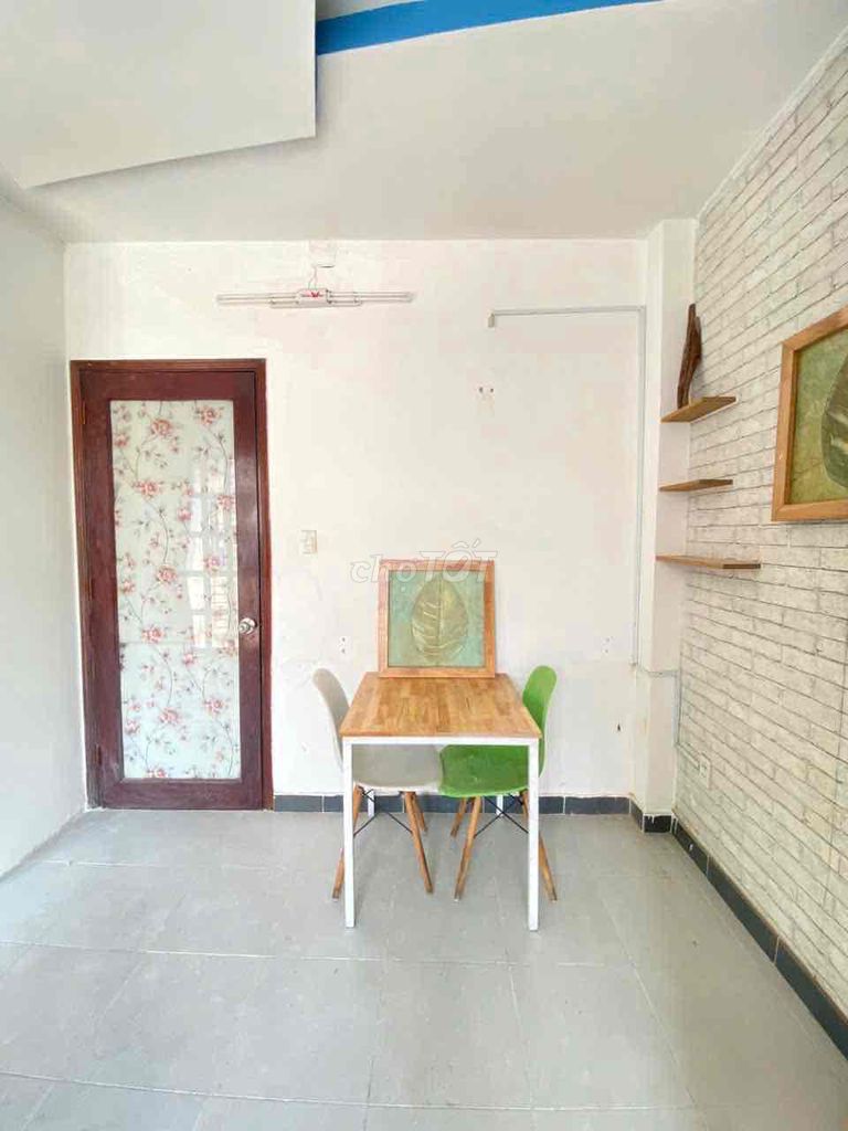 The balcony suite, right next to the airport- Yên Thế, Tân Bình.