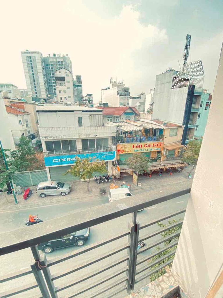 The balcony suite, right next to the airport- Yên Thế, Tân Bình.