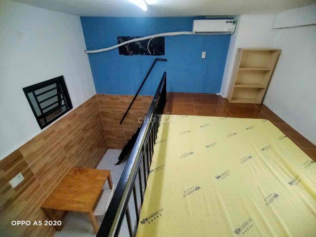 The student room is super-beautiful, right next to Tan Son Nhut Airport