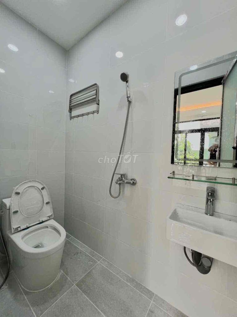 The new room is 100%, the big band at 325 Bạch Đằng Bình Thạnh.