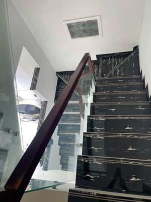 Three stories of beautiful villas, 8 meters x 15 meters, four bedrooms, four toilets, 6-foot street gangs.