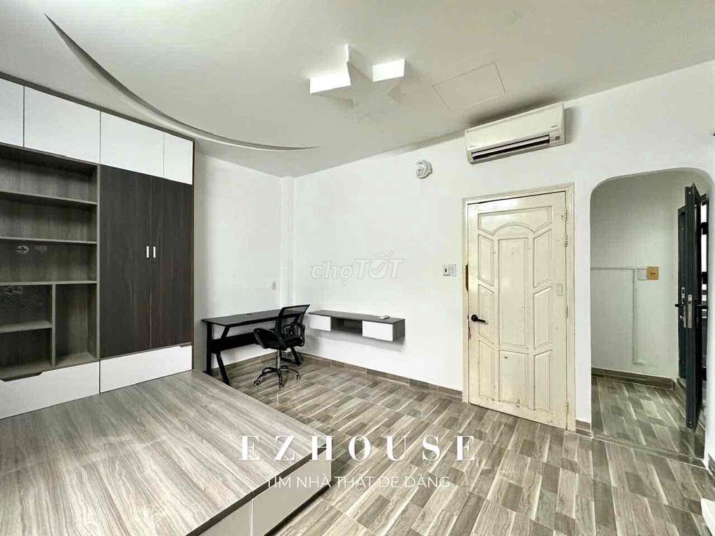 Sky Window Studio