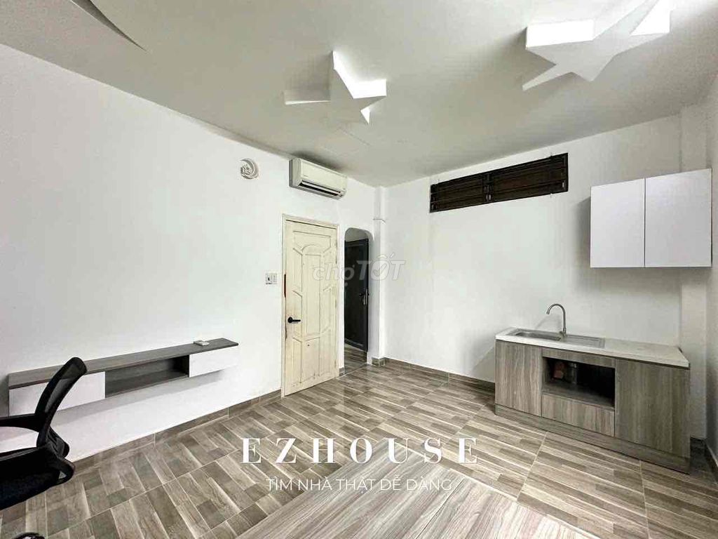 Sky Window Studio