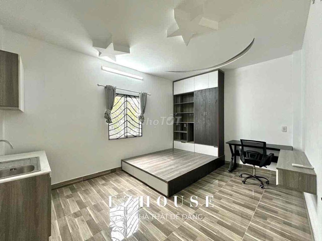Sky Window Studio