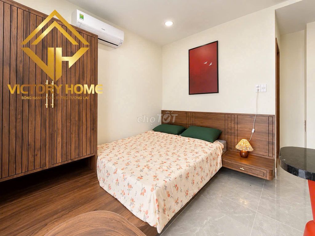 Rent the full-toned studio with an empty balcony.