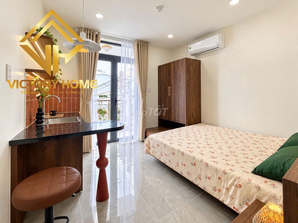 Rent the full-toned studio with an empty balcony.