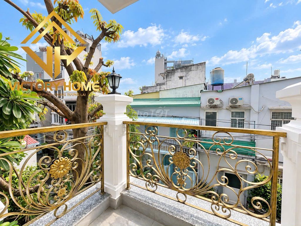Rent the full-toned studio with an empty balcony.