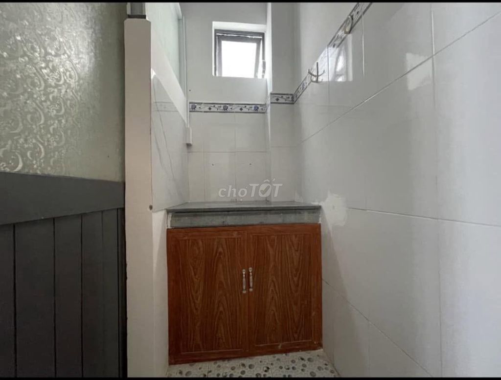 Room 8/2 nguyễn huy tưởng Bình Thạnh