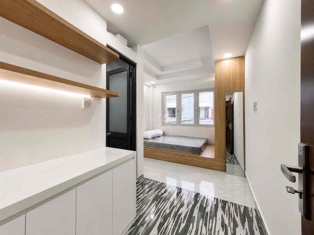 Rent the balcony studio the full interior window - right in the heart of District 1