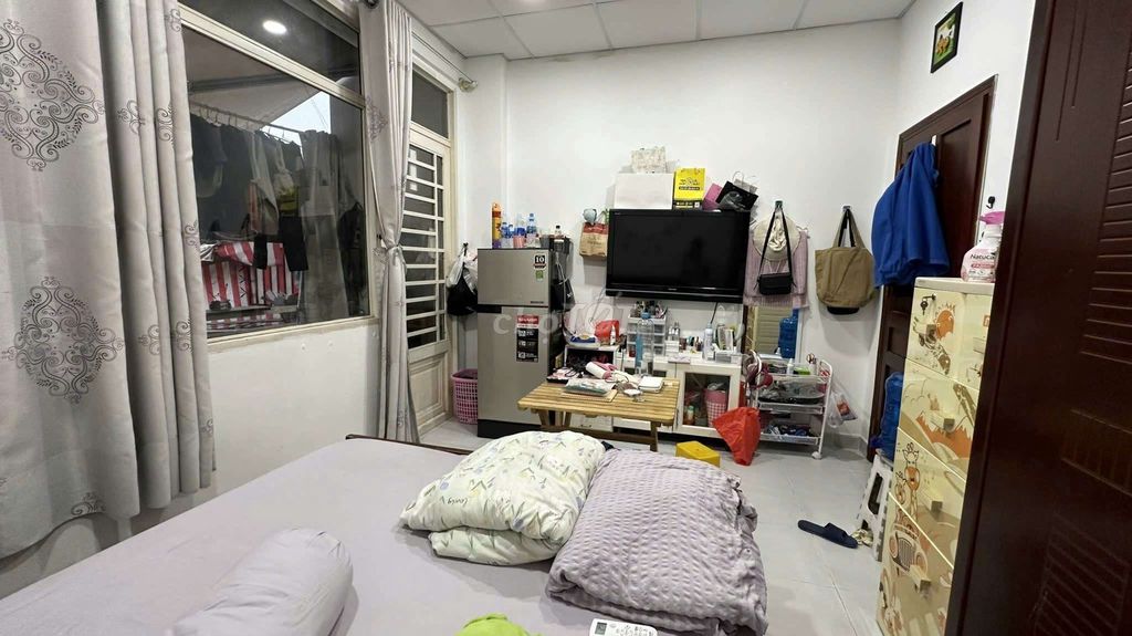 Room 20 meters, private bathroom, government-private power. Bình Thạnh