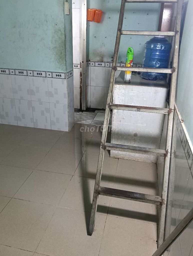 Nguyễn Văn Quá motel room