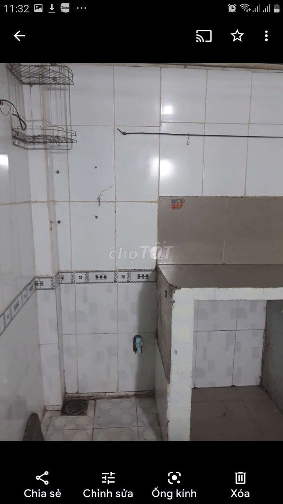 Nguyễn Văn Quá motel room