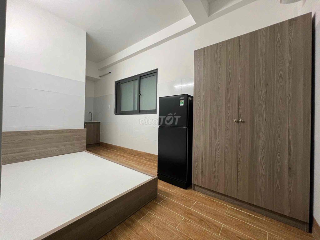 Near the University of Gemstone, studio air academy 30 meters 2
