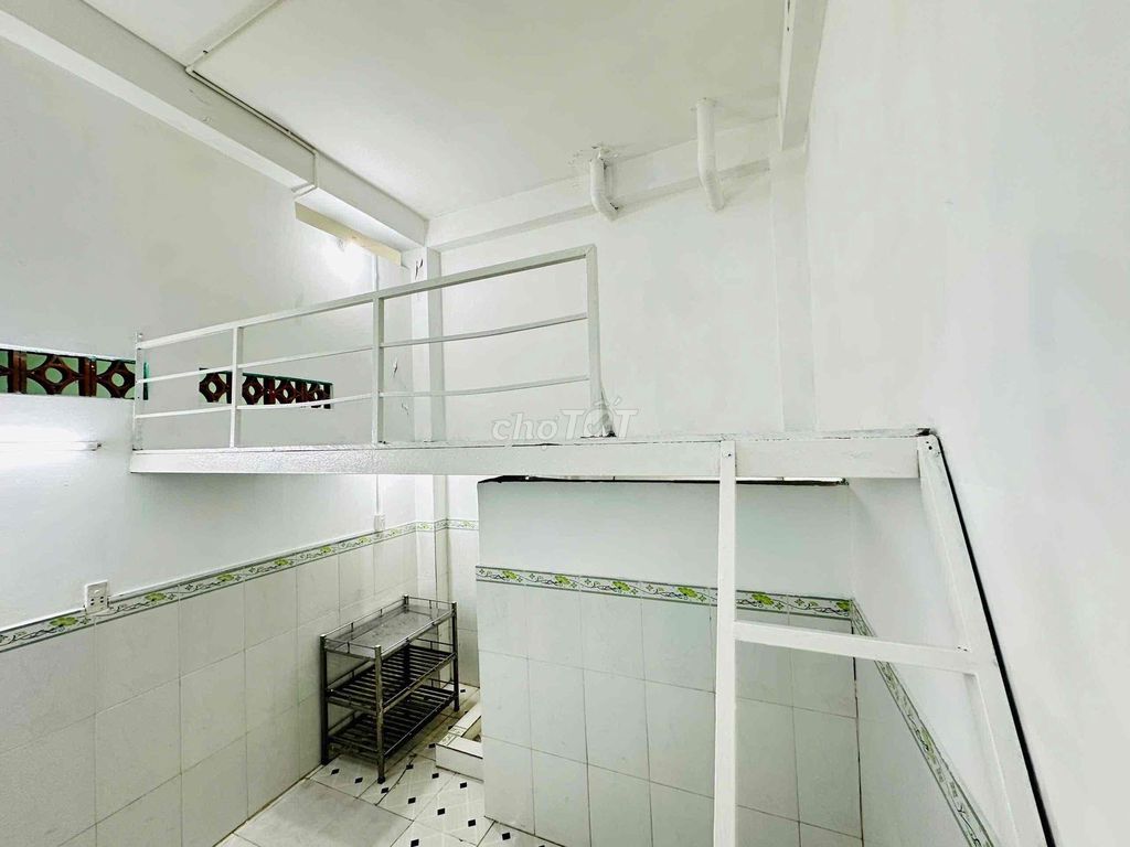 The perimeter room is 2M, Dương Quảng Hàm.