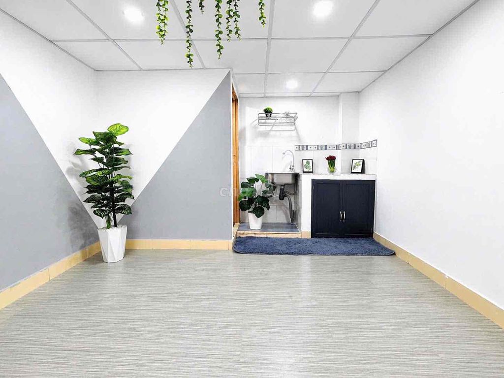 The new ground-based cost-free interior via huit 8 P.