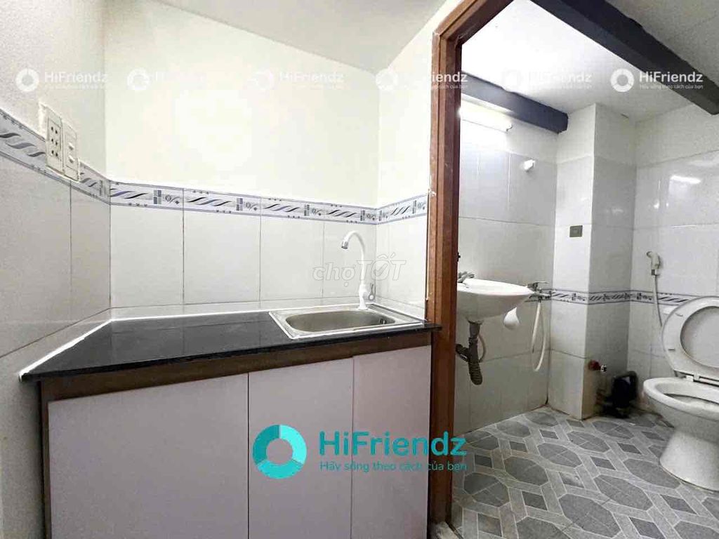 1 P available - ready air conditioning close to the dedication literature