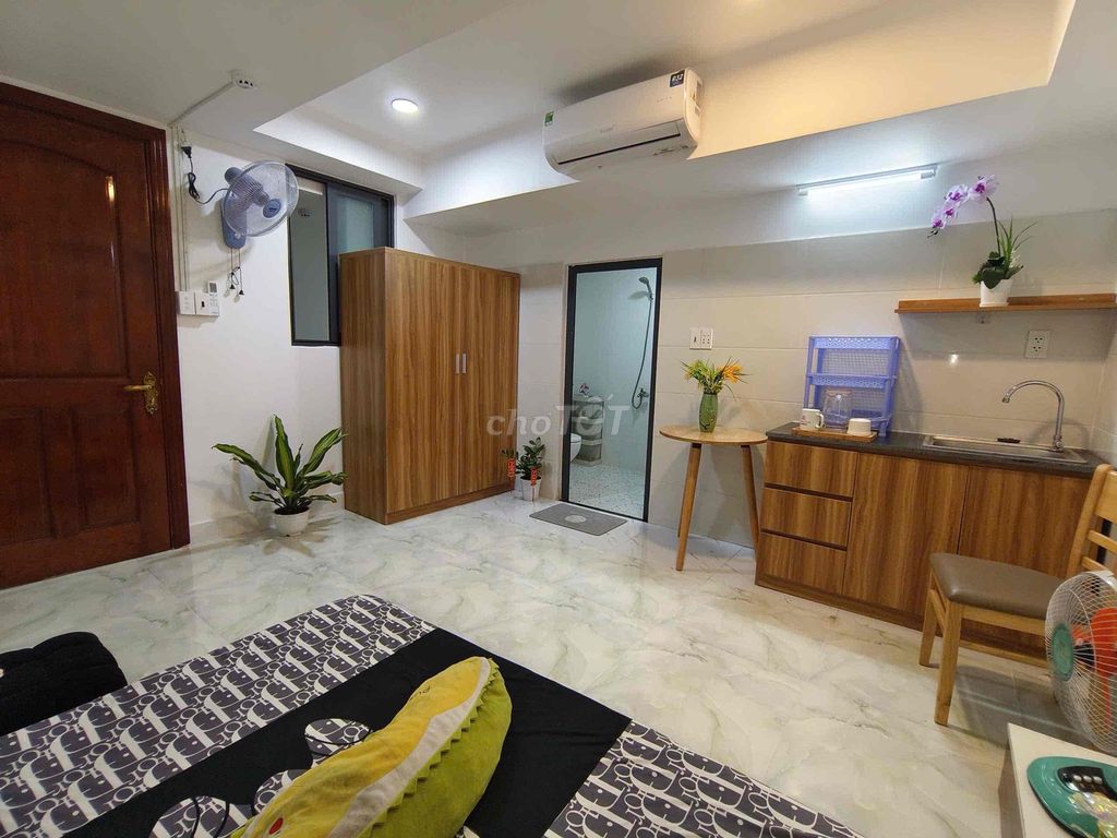 The studio is full interior - newly built - near the University of Charitable College, trade