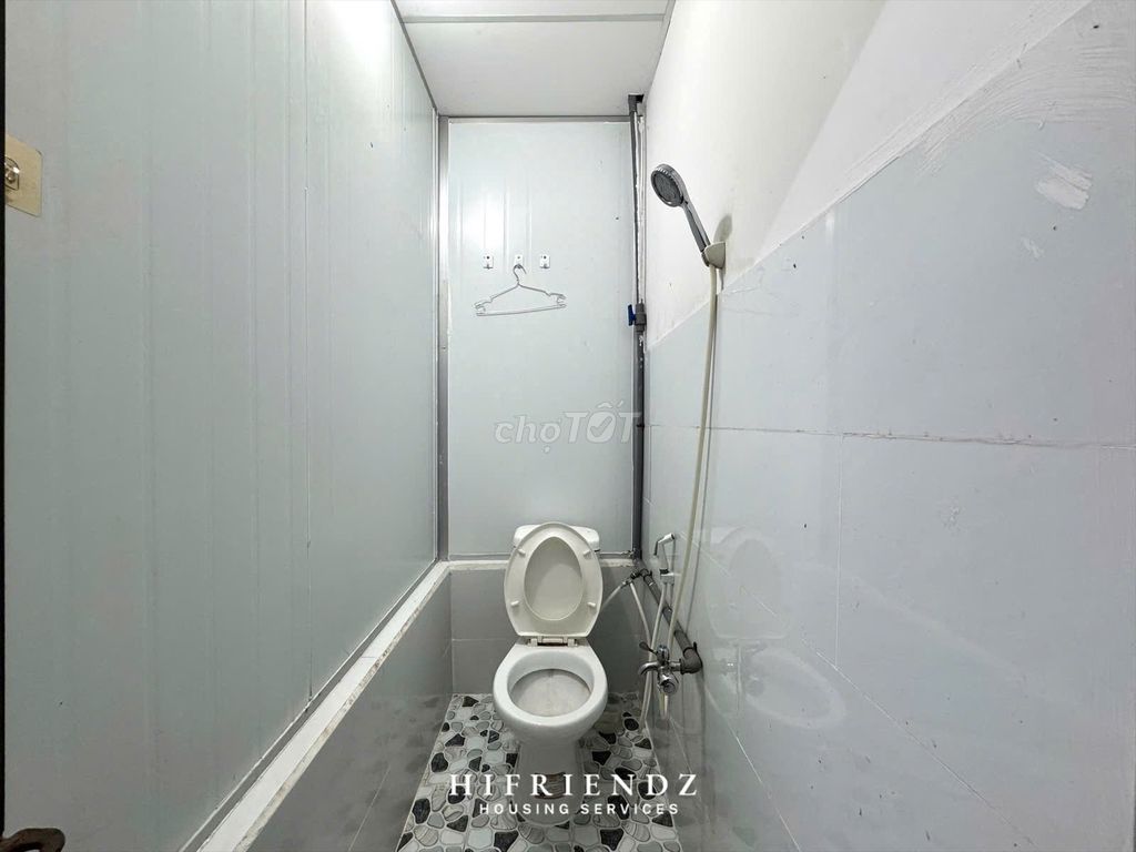 Only three million, An Bình, 5-5-5-5, student-price hotel-- student.