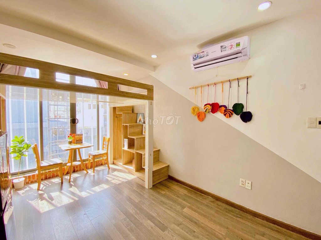 Rent a new room full of furniture - right in the center of Bình Thạnh