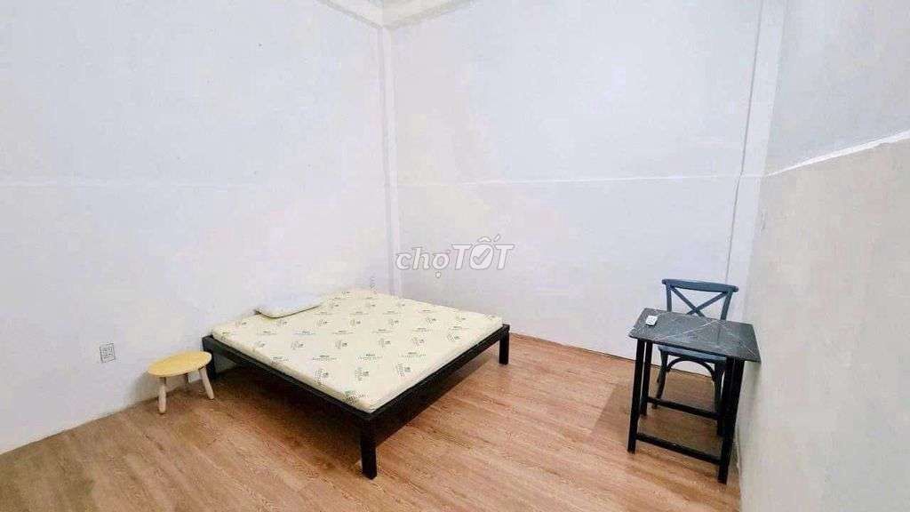 Bà Hom Street Room has interiors,