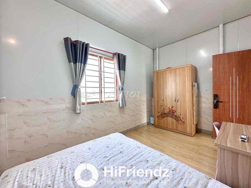 In one floor, empty an interior kitchen at the private washing machine Phan Anh.