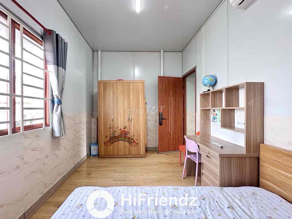 In one floor, empty an interior kitchen at the private washing machine Phan Anh.
