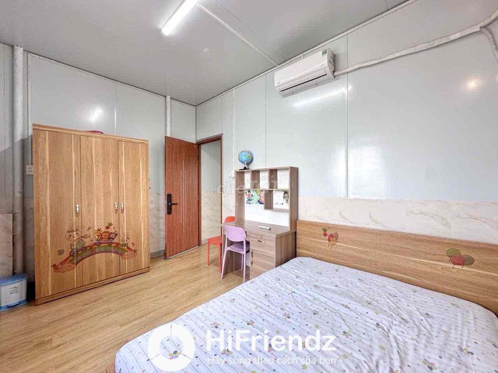 In one floor, empty an interior kitchen at the private washing machine Phan Anh.