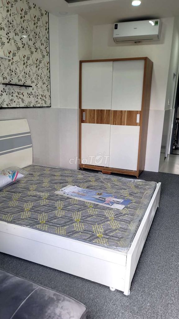 I'll rent a suite. Trường Chinh front-end travel line