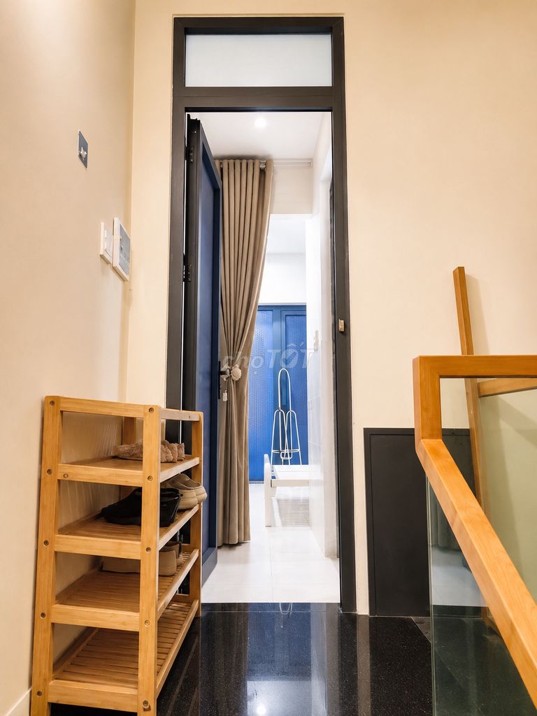 Rent the main room - there's a balcony - right behind the Great Hall