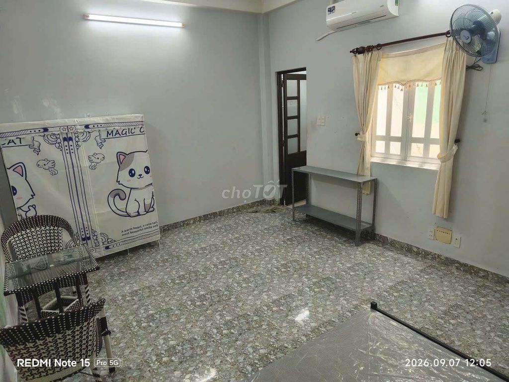 An Dương Vương front room - new east-size bathroom