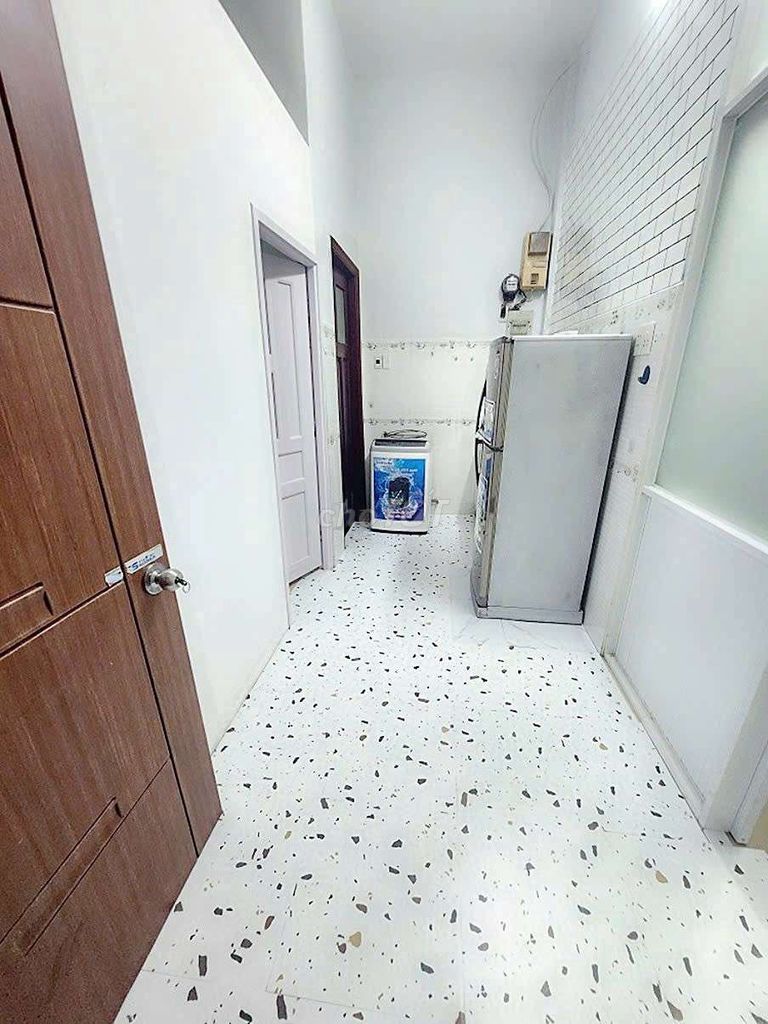 The service room is two full bedrooms with Phạm Văn Bạch's own toilet kitchen.