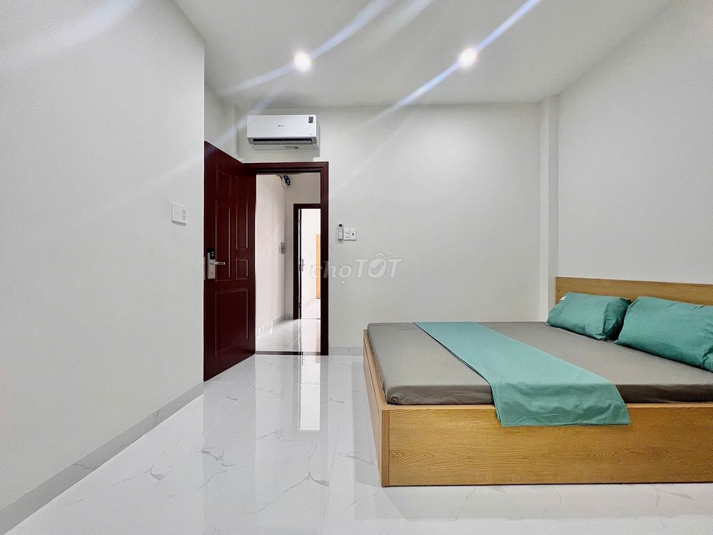 Room Fullland Seven, right into Vu, near the University of Transportation Bt