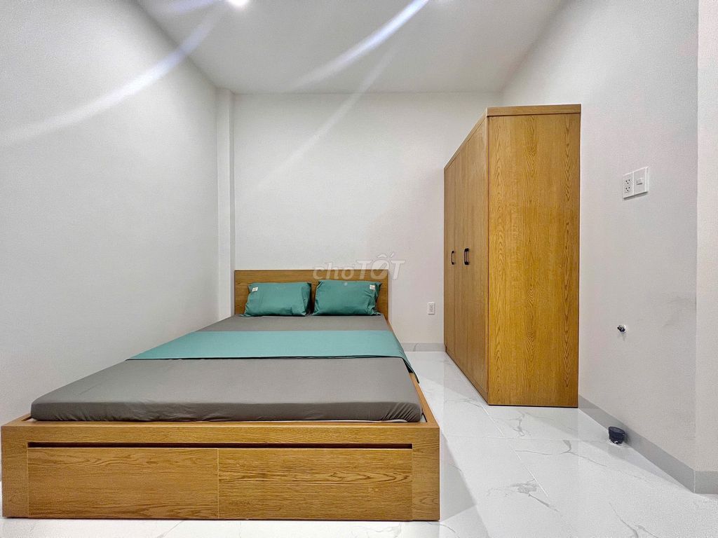 Room Fullland Seven, right into Vu, near the University of Transportation Bt