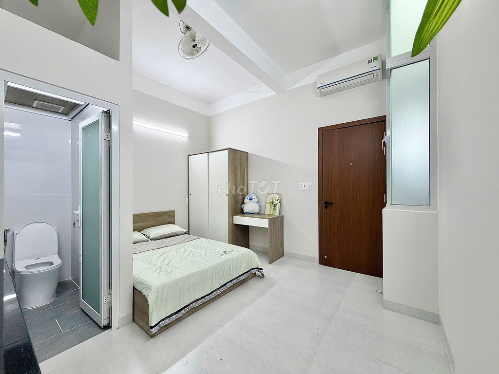 The new rented room is 100% full of furniture in Nguyễn Súy right at the New Xiang Market