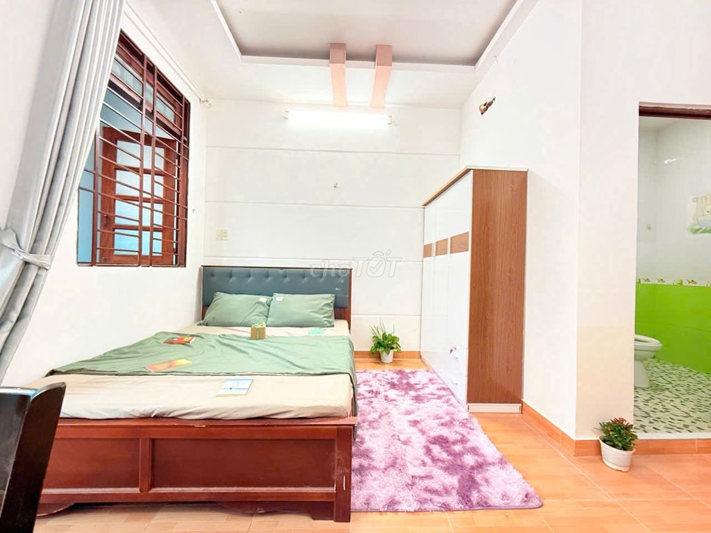 Rent the full-view-view balcony clean and cool