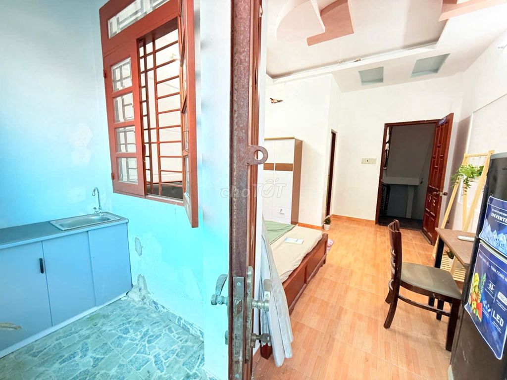 Rent the full-view-view balcony clean and cool