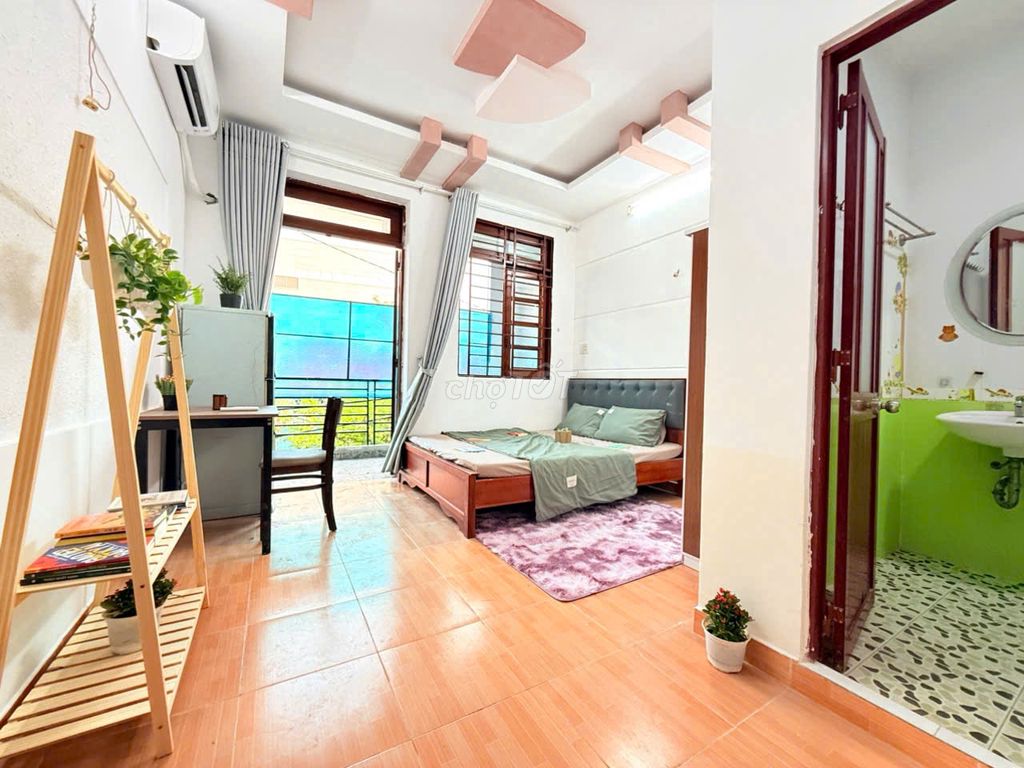 Rent the full-view-view balcony clean and cool