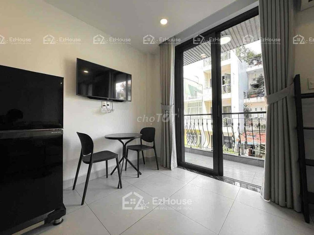 Room 40 m2_Studio Large balcony_2 Hoa Hồng