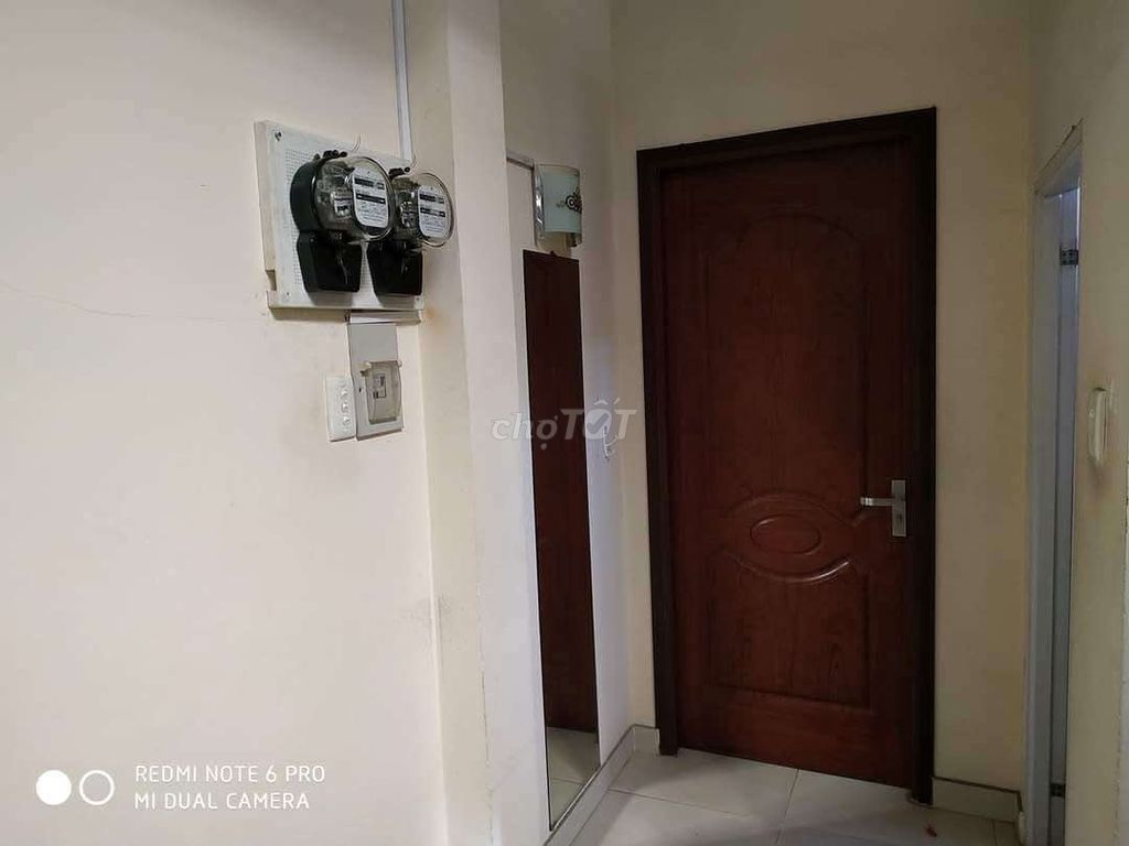 Get a room for women near Saigon County University.