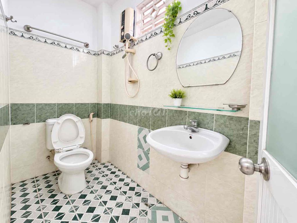 Phùng Văn Cung beauty room - Phú Nhuận 01 open balcony