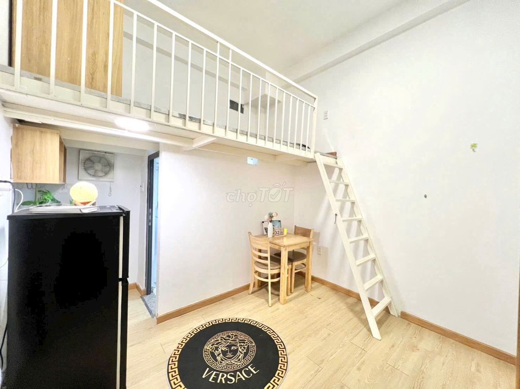 Corner of the 10th District Room.