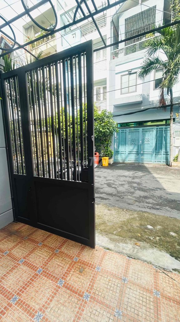Rent 460 Lê Văn Lương Alley for 5 million.