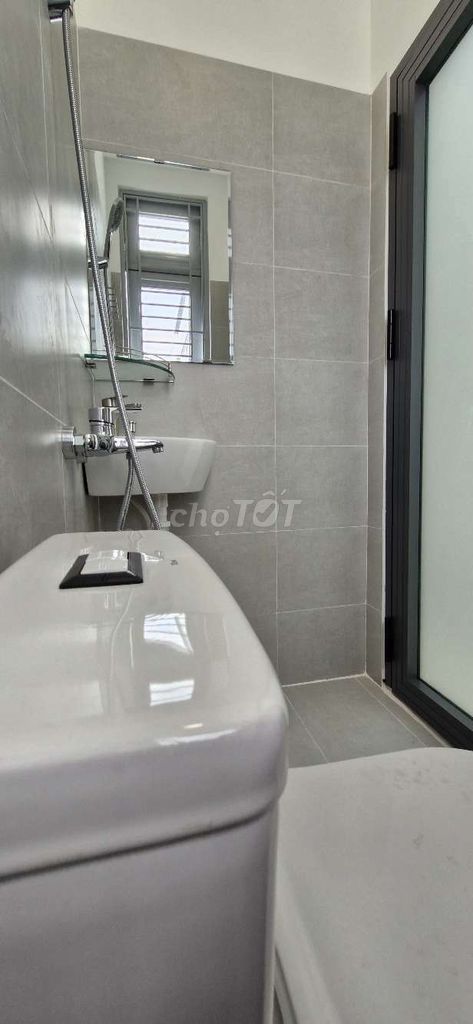 35 M2 toilets, private kitchen, balcony, full interior.