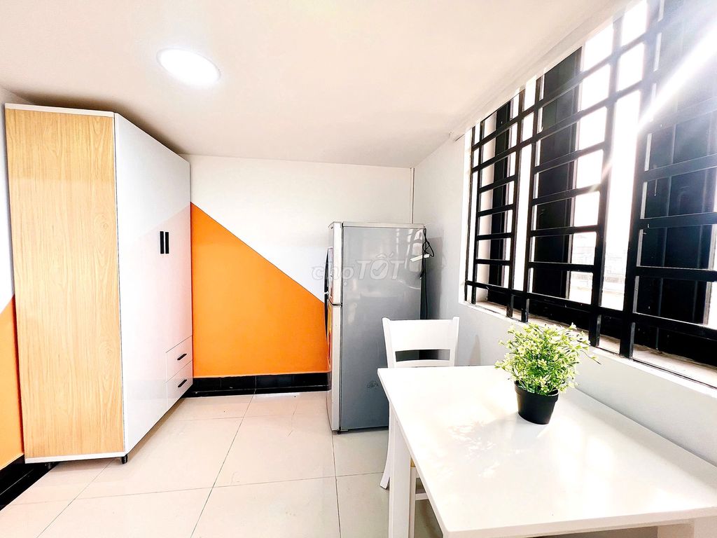 Rent a cheap student room from two people.