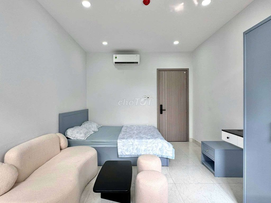 balcony room - 1 Đặng Thùy Trâm empty